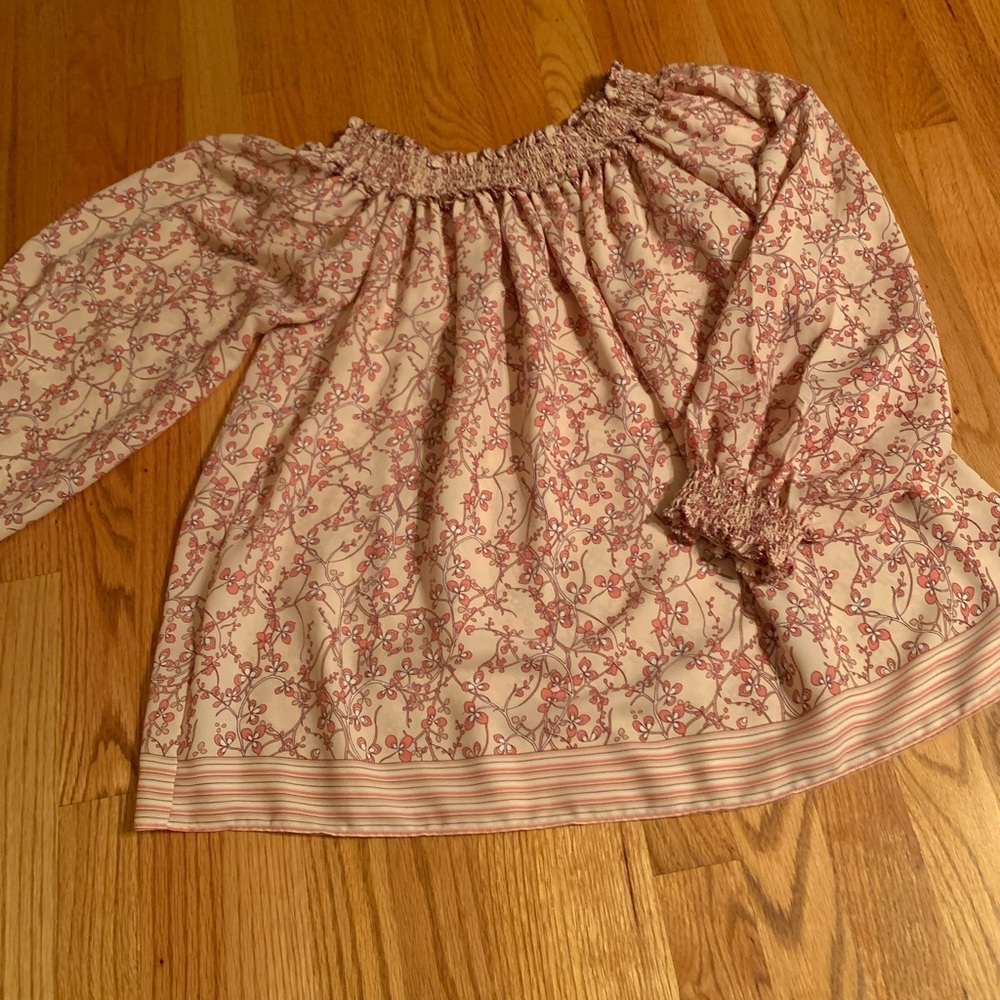 Max Studio women’s peasant top size Large